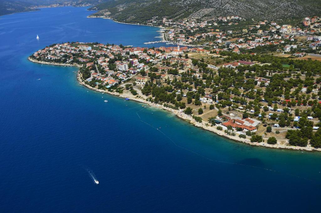 Amadria Park Camping Trogir - Apartments Seget Vranjica Exterior photo